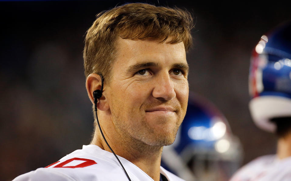 A settlement has been reached in the Eli Manning, New York Giants memorabilia fraud lawsuit on Monday. (Getty Images)