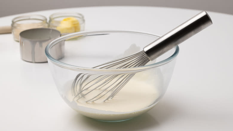 whisking cream using balloon whisk