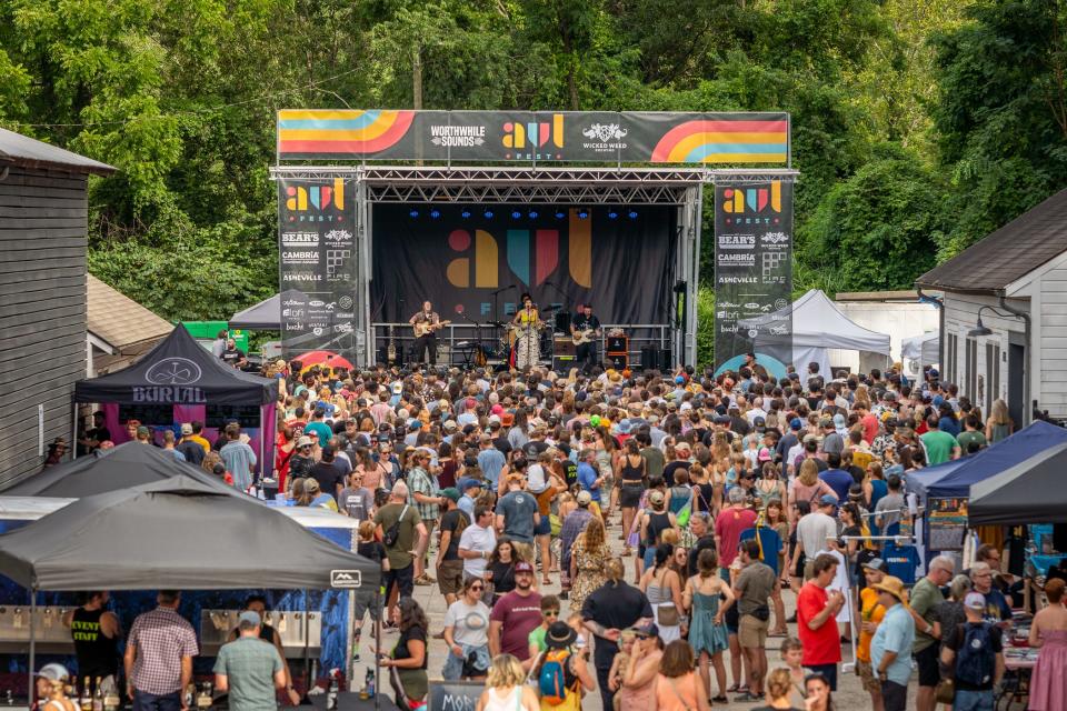 Indigo DeSouza performs at AVL Fest 2023.