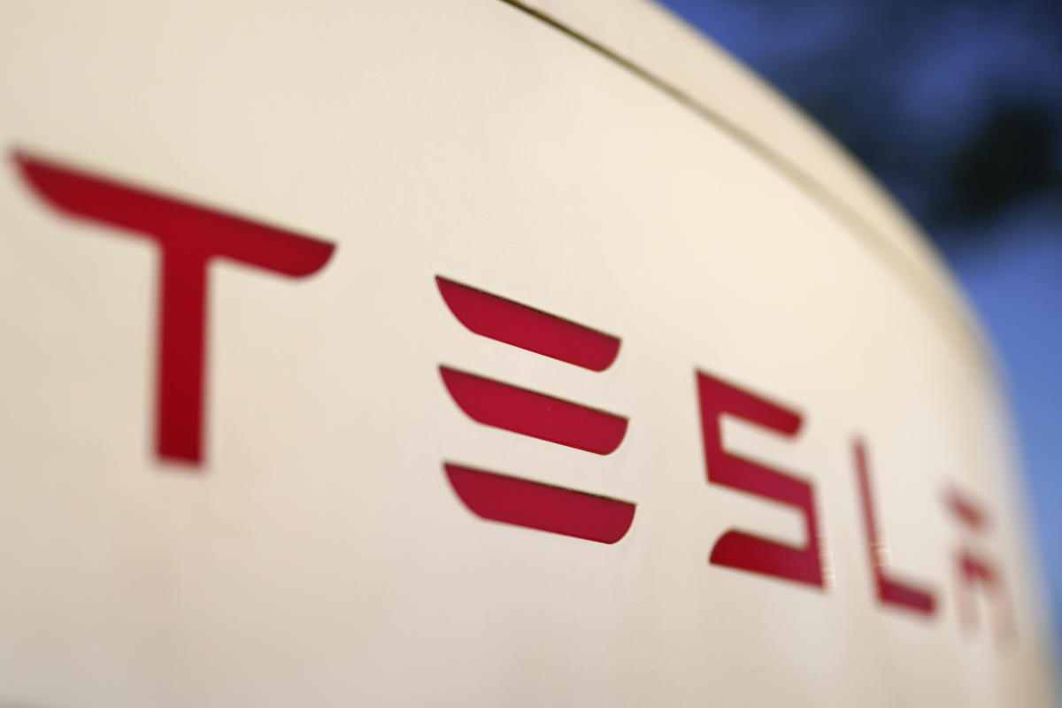 Tesla Announces Layoffs of Over 10% of Global Workforce Amidst Falling Sales and Competition