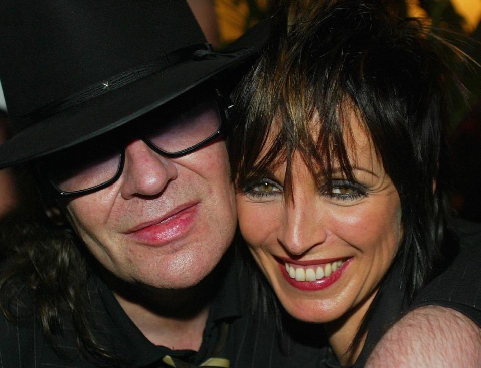 Ein Jahr lang waren Udo Lindenberg und Nena in den 80er-Jahren ein Paar – gestanden ihre Liebe allerdings erst Jahre später in einem gemeinsamen Interview. Während eines Flugs von Berlin nach London soll es damals gefunkt haben. Bis heute sind die beiden deutschen Kultstars gut befreundet. (Bild-Copyright: ddp Images)