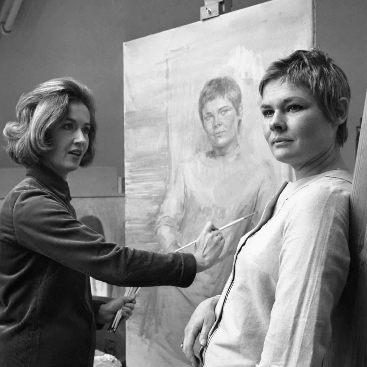 June Mendoza with Judi Dench in 1968