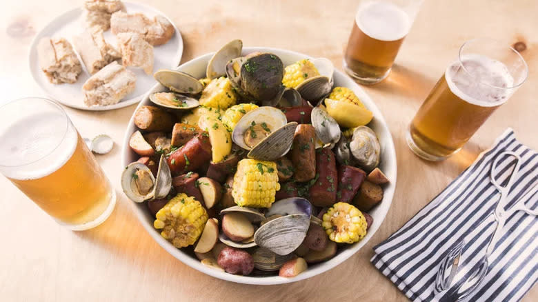Clambake bowl with beer 