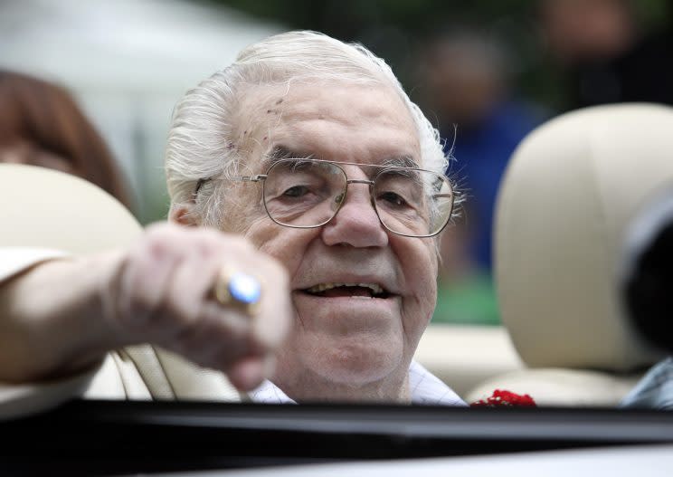 Lou Duva, a member of the International Boxing Hall of Fame, died Wednesday at 94. (The Associated Press)