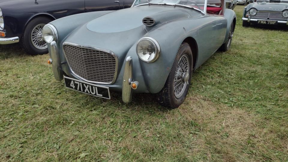 mga fastback