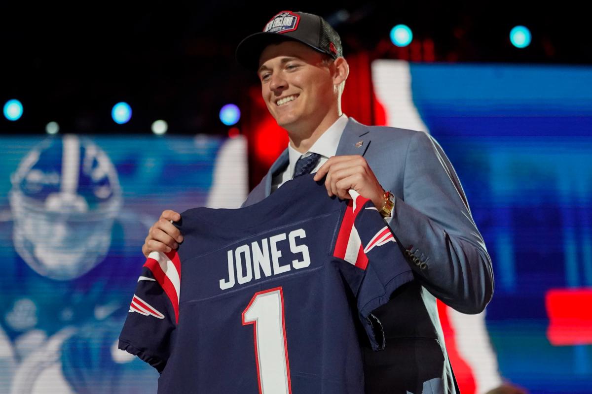 Patriots president sees similarities in Mac Jones, Tom Brady and