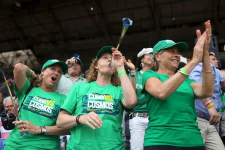 New York Cosmos fans reacts after a goal during the team's match against Cuba's national team in Havana June 2, 2015. REUTERS/Alexandre Meneghini