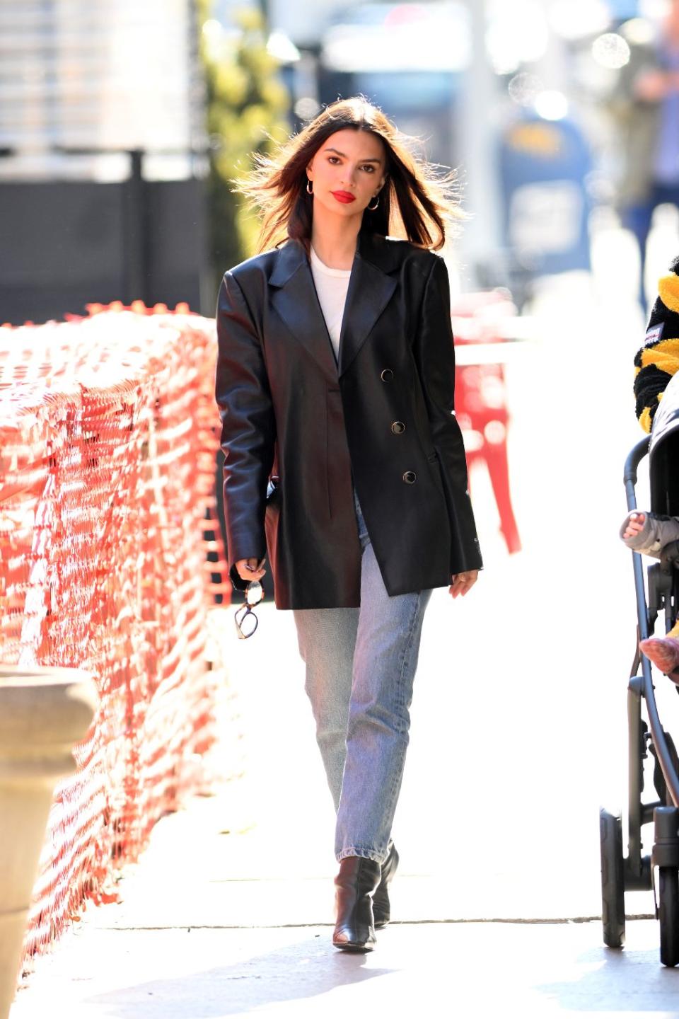 Emily Ratajkowski takes a stroll in Tribeca, New York City on March 2, 2022. - Credit: Elder Ordonez / SplashNews.com