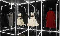 <p>La exposición está basada en otra organizada por el Museo de Artes Decorativas de París el año pasado, ‘Christian Dior: Couturier du Rêve’, pero se ha reinventado y ampliado por completo. (Foto: Alastair Grant / AP). </p>