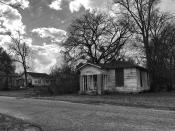 <p>A boarded-up home in Selma, Ala., where roughly 41 percent of the population lives below the poverty level. (Photo: Holly Bailey/Yahoo News) </p>