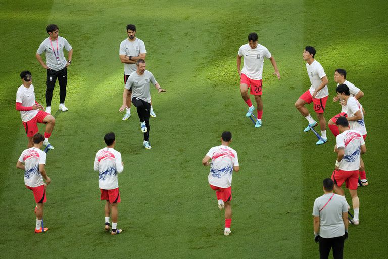 El equipo surcoreano entra en calor antes del partido ante Ghana