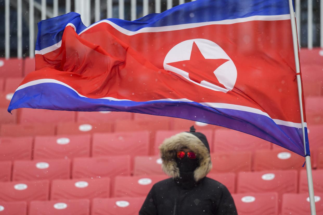 JCB208 SASL. Daegwallyeong-myeon (Korea, Republic Of), 13/02/2018.- A North Korean flag flies before the Women’s Slalom race at the Yongpyong Alpine Centre during the PyeongChang 2018 Olympic Games, South Korea, 14 February 2018. The Women’s Slalom race is being canceled due to weather conditions. (Corea del Sur) EFE/EPA/JEAN-CHRISTOPHE BOTT