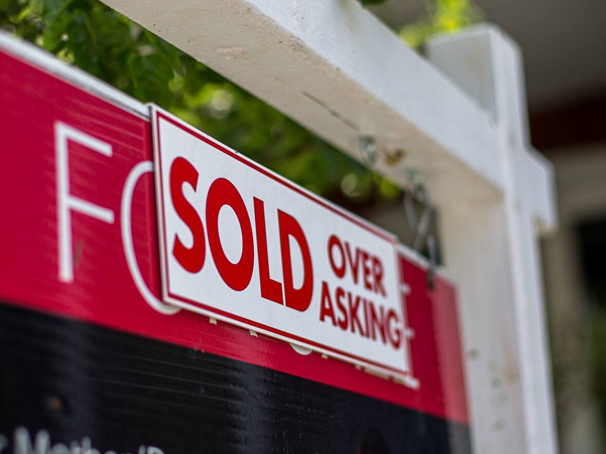 With many people priced out of the housing market in the Greater Toronto Area and stricter mortgage rules in Canada, private lending is becoming more popular among those looking to secure loans to buy a home — but experts warn there are risks involved. (David Donnelly/CBC - image credit)