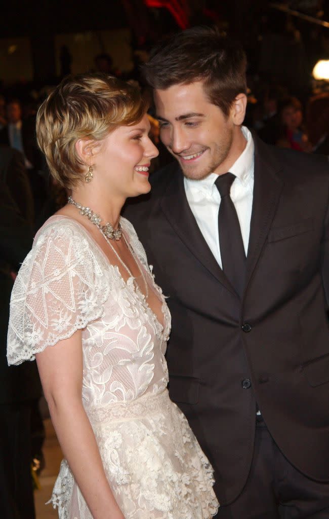 <p>These two dated for two years in 2002 after being set up by Jake's actor sister Maggie, who worked with Kristen on Mona Lisa's Smile. </p><p>When they broke up in 2004, Jake's rep released a statement which read, "Kirsten and Jake remain the best of friends. Details regarding when and why their romantic relationship stopped are not being provided, but suffice it to say it happened some time ago. They are still very close."</p>