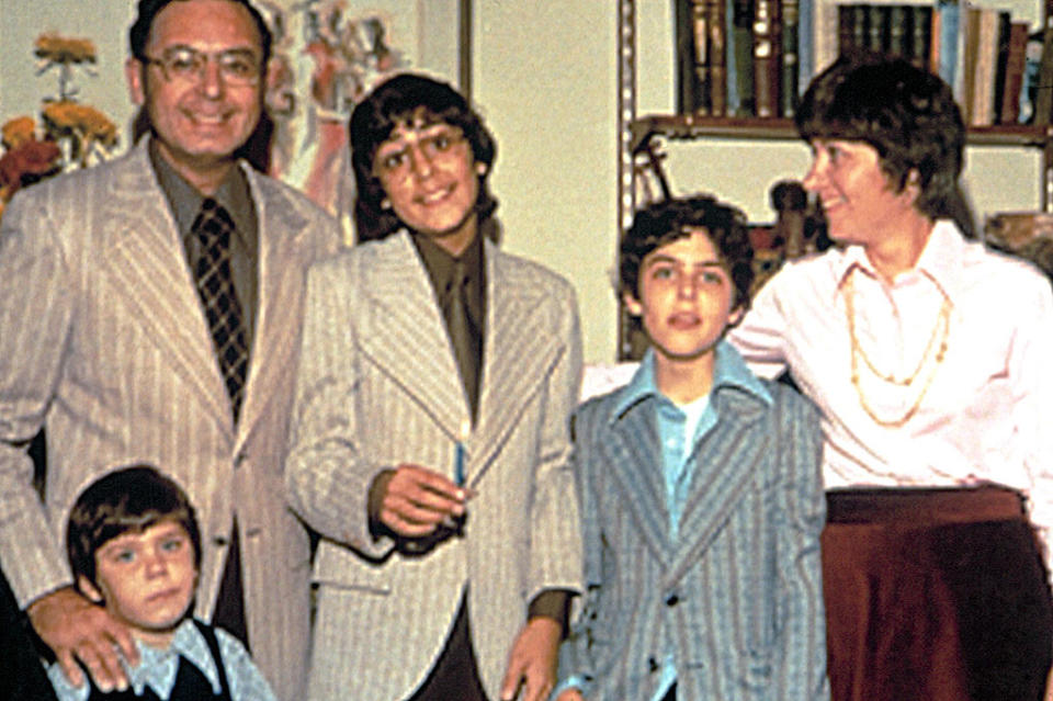 <a href="http://movies.yahoo.com/movie/1808456270/info" data-ylk="slk:CAPTURING THE FRIEDMANS;elm:context_link;itc:0;sec:content-canvas" class="link ">CAPTURING THE FRIEDMANS</a> (2003) Directed by: Andrew Jarecki<br><br>A fly-on-the-wall portrait of a family's implosion in the face of child molestation charges