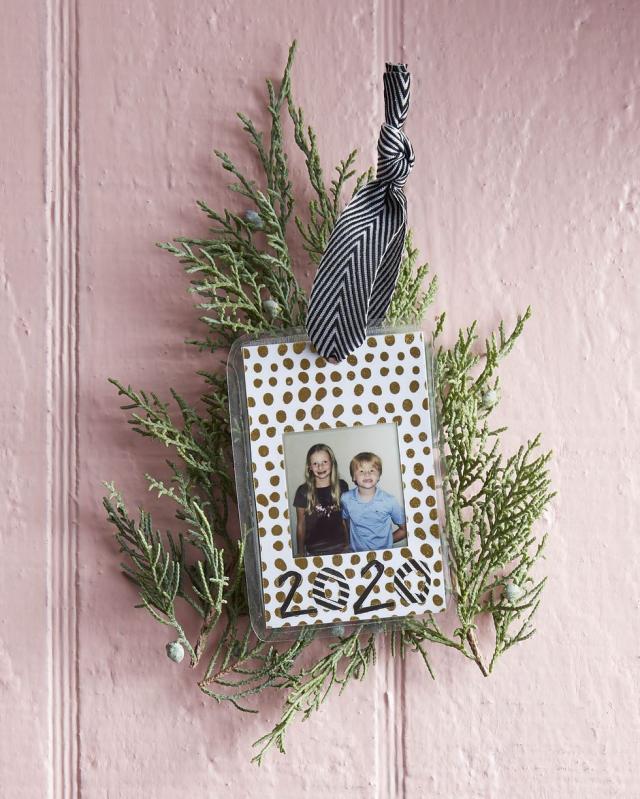 These DIY Christmas Gifts Will Mean So Much to Family and Friends