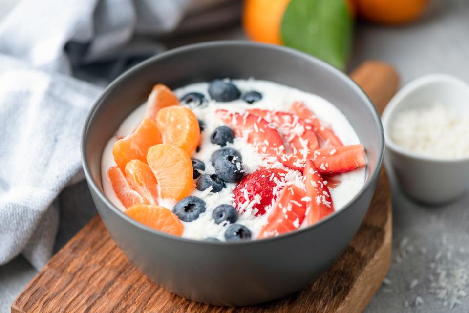 A bowl of yogurt and fruit