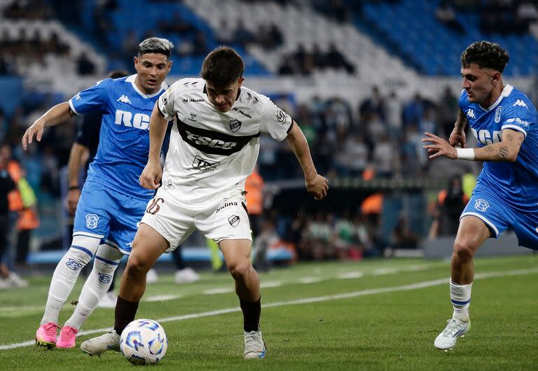 Platense rescató un valioso empate en la fecha pasada ante Racing en Avellaneda: fue 2 a 2