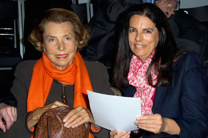 Françoise Bettencourt, heredera del imperio  de LOréal, junto a su madre, Liliane