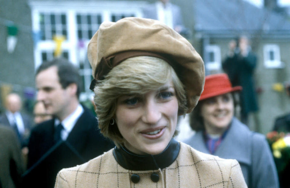 Princess Diana tragically passed away in 1997, at the age of 36. However, she did get to meet plenty of celebrities over the course of her life, including actors, First Ladies and legends of the music industry! Some of them even became part of her inner circle! Find out who they are in this gallery...