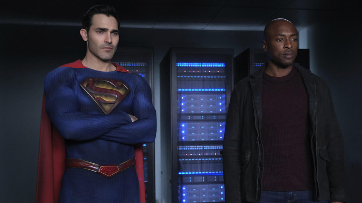  Tyler Hoechlin and Wole Parks in Superman & Lois Season 3 