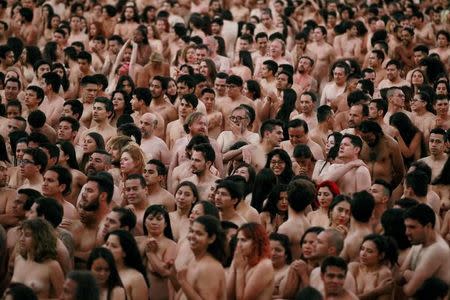 Naked volunteers pose for U.S. artist Spencer Tunick at Bolivar Square in Bogota,Colombia. June 5,2016. REUTERS/John Vizcaino