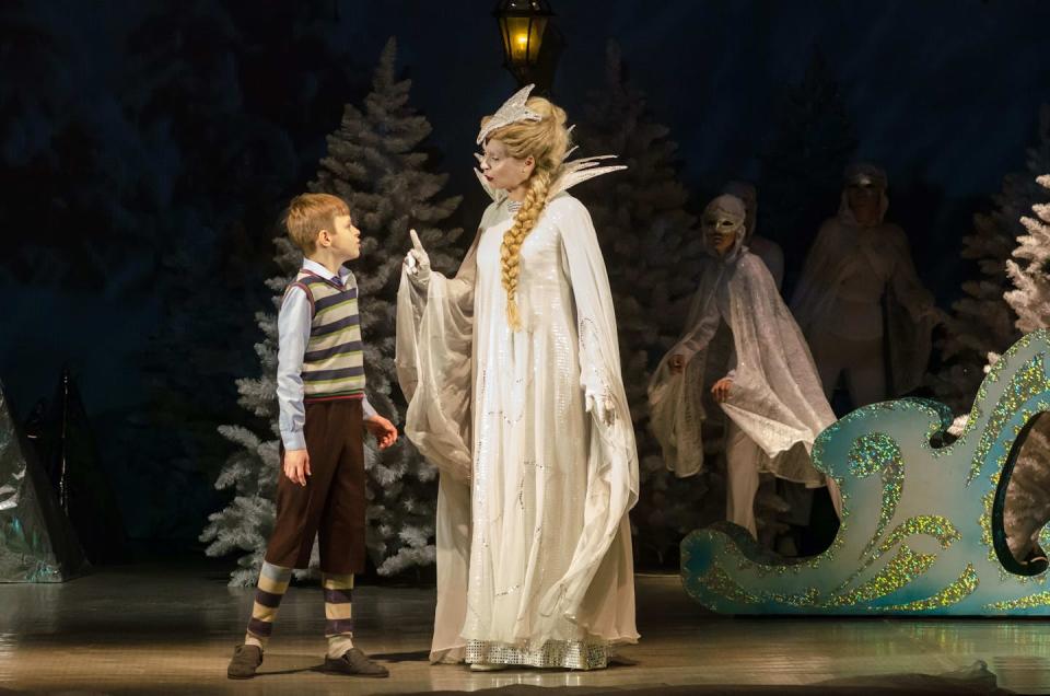 Las Crónicas de Narnia representadas por miembros del Teatro Nacional Lesya Ukrainka (Ucrania). <a href="https://www.shutterstock.com/es/image-photo/kamyanske-ukraine-january-6-2021-chronicles-1923024455" rel="nofollow noopener" target="_blank" data-ylk="slk:Igor Bulgarin / Shutterstock;elm:context_link;itc:0;sec:content-canvas" class="link ">Igor Bulgarin / Shutterstock</a>