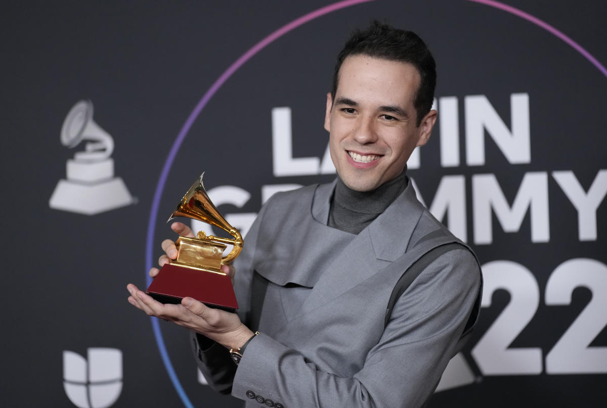 Edgar Barrera y Peso Pluma son nominados a los Grammy