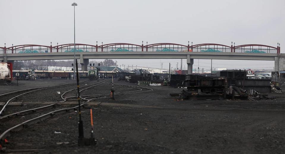 The $36 million Lewis Street overpass project towers over the BNSF railyard in Pasco. It’s set to open in April 2024. Bob Brawdy/bbrawdy@tricityherald.com