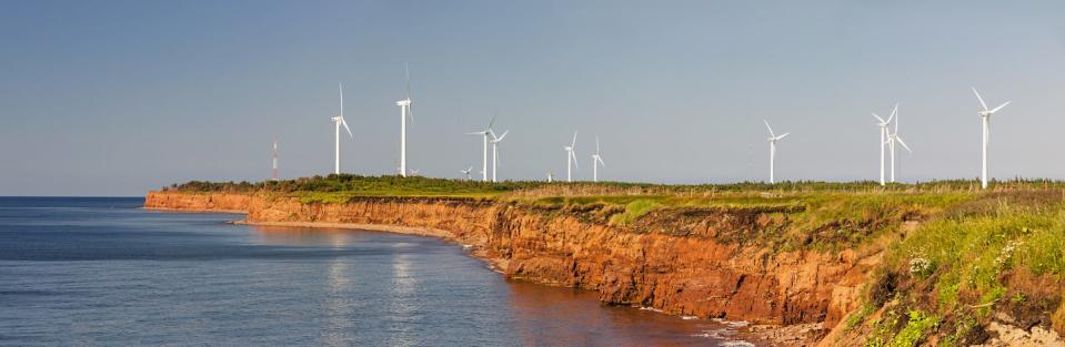 Parc éolien à l’Île du Prince-Édouard. Leur installation est plus facile à contrôler et peut être mise en production plus rapidement.