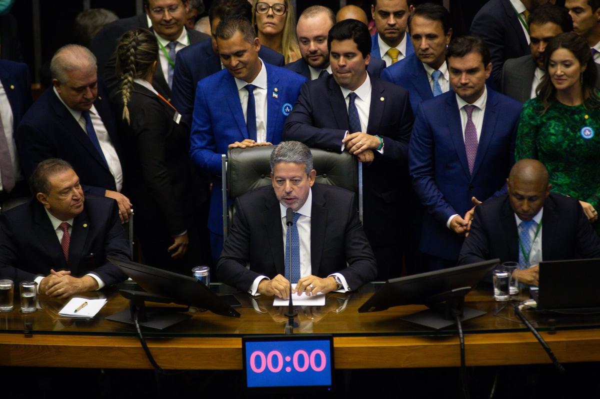 US Dollar and Ibovespa React to Brazilian Fiscal Policies