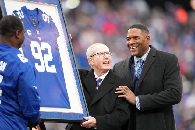 Giants Now: Strahan's No. 92 to be retired Sunday