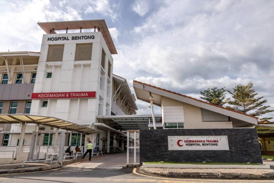 Bentong Hospital, the only hospital in the district, lacks adequate facilities and specialists, according to some locals. — Picture by Firdaus Latif