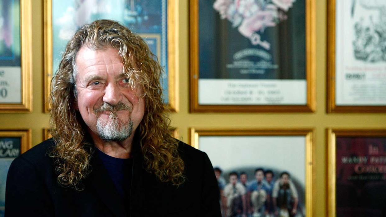  Robert Plant at a press conference in 2010. 