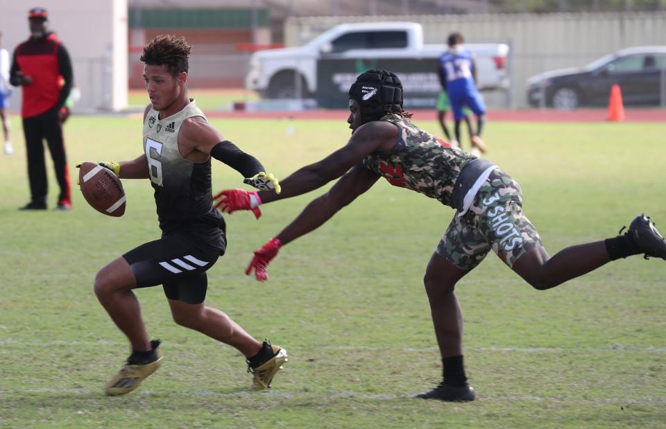 Receiver Brandon Inniss, here on the right at a 7-on-7 tournament in Florida, is the second 5-star wide receiver prospect to commit to Ohio State in as many days.