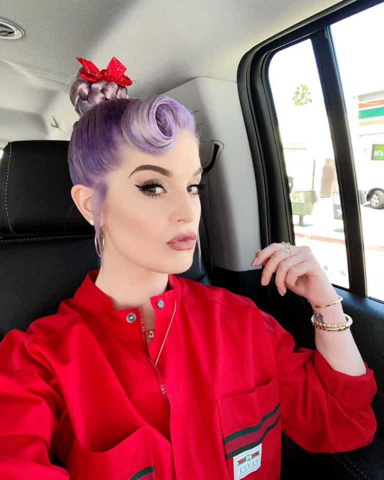 Kelly teilte bei Instagram ein Selfie, von dem ihre Fans sagen, sie sei darauf nicht wiederzuerkennen. Foto: Instagram/KellyOsbourne  