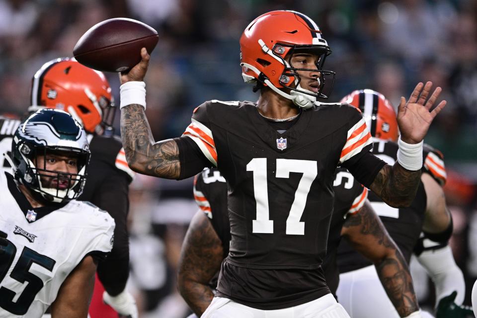 Cleveland Browns quarterback Dorian Thompson-Robinson (17) looks to throw during the first half of an NFL preseason football game against the Philadelphia Eagles on Thursday, Aug. 17, 2023, in Philadelphia. (AP Photo/Derik Hamilton)