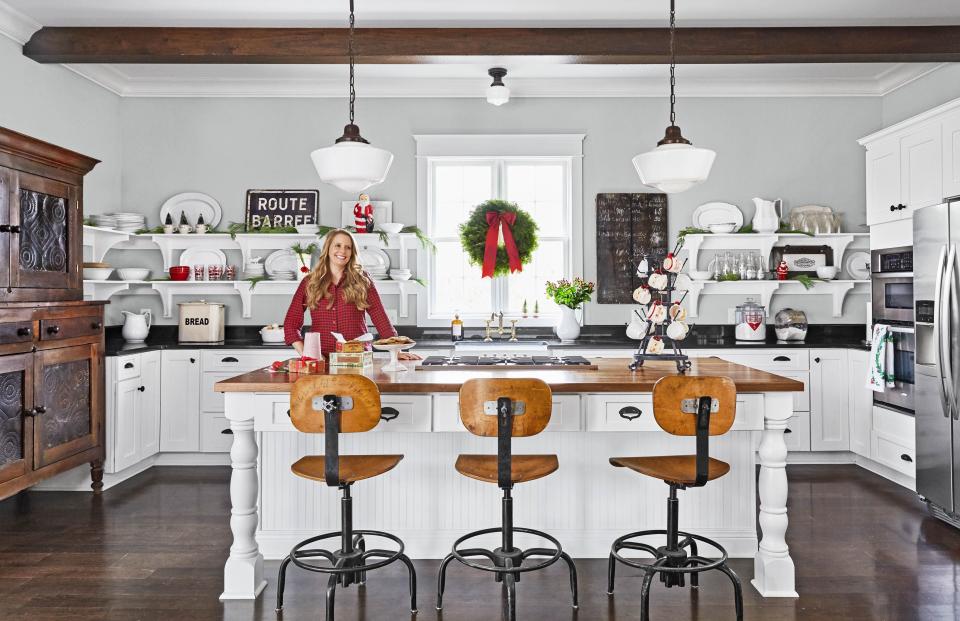 Cook Up Some Holiday Cheer With These Country Kitchen Christmas Decorating Ideas