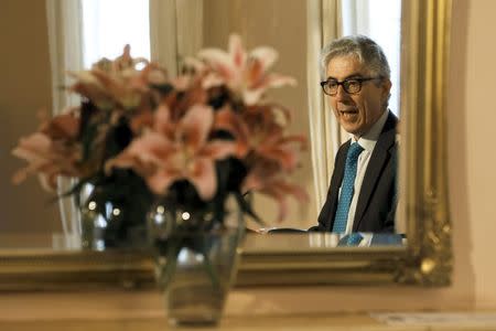 Jonathan Faull, director-general of a task force for strategic Issues related to the UK referendum, delivers a talk at the offices of The Institute of International and European Affairs in Dublin, Ireland November 25, 2015. REUTERS/Cathal McNaughton