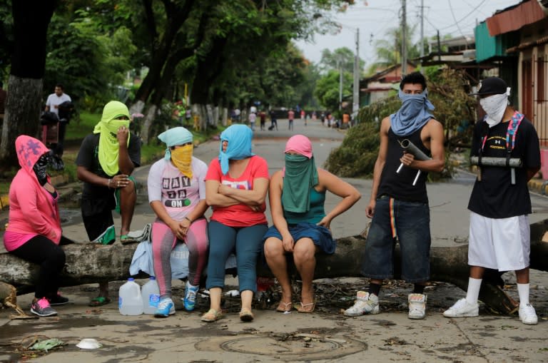 Anti-government demonstrators remain at an improvised barricade in the town of Masaya, 35 km from Managua on June 5, 2018