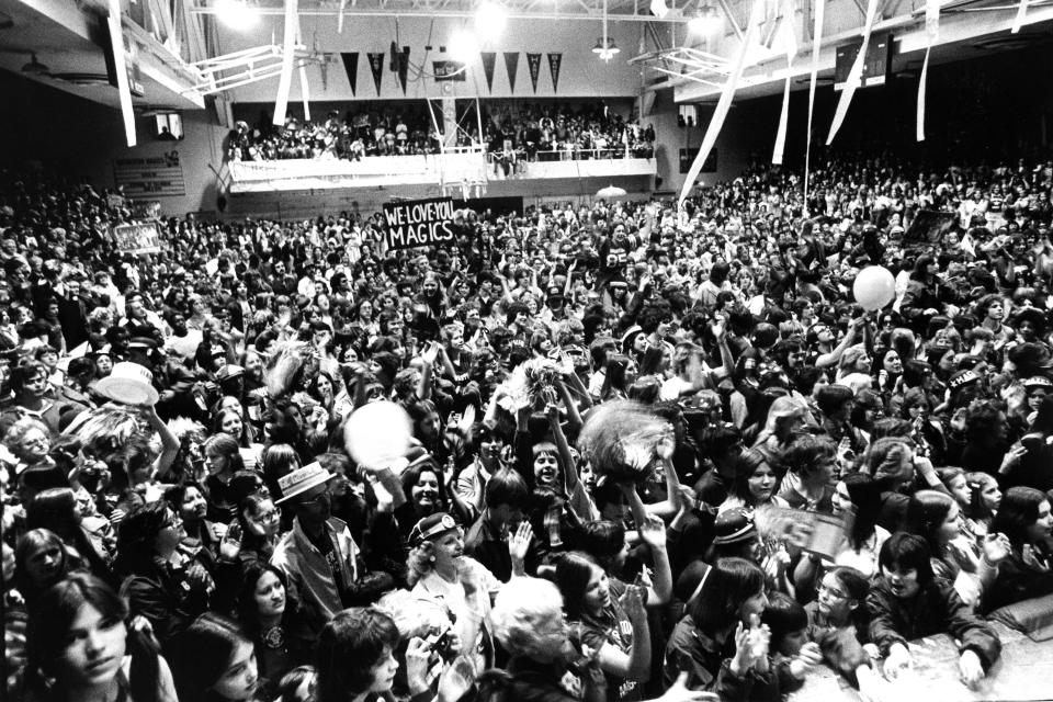 Barberton basketball fans gather in the high school gymnasium in March 1977.