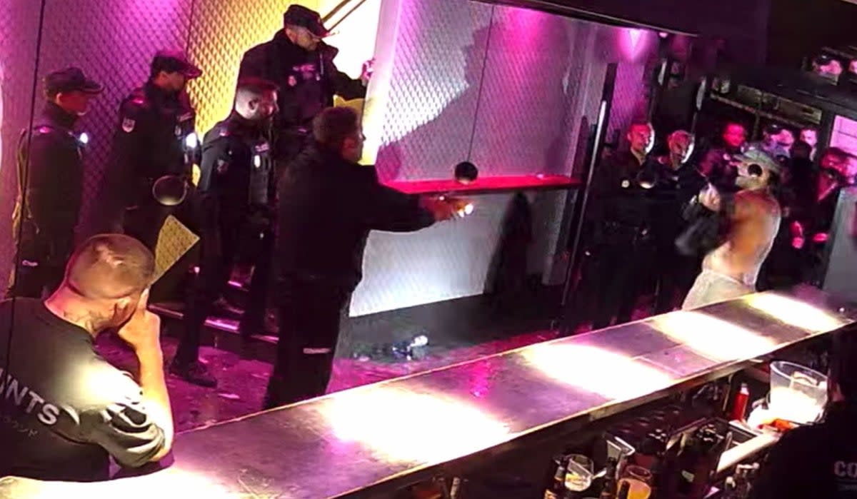 Police Tasering Billy Vunipola at the bar in Palma  (SOLARPIX.COM)