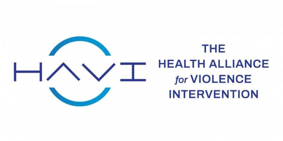 Logo de The Health Alliance for Violence Intervention, que ha abogado por cambios en las políticas de Medicaid a nivel federal y estatal que permitan este gasto. 