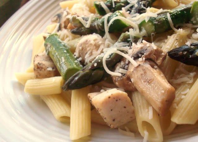 Penne with Chicken and Asparagus | Photo by CookinBug