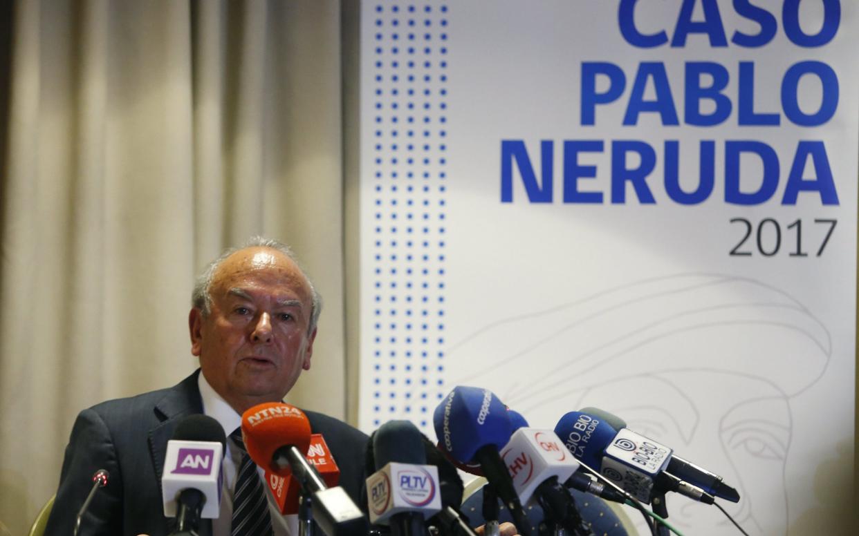 Pablo Neruda's nephew and plaintiff lawyer, Rodolfo Reyes takes part in a press conference in Santiago de Chile, Chile, 20 October 2017 - EFE