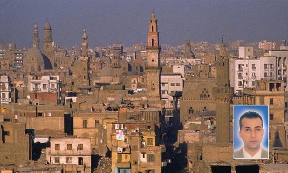 Sayed Abdellatif, recuadro, y una imagen de El Cairo