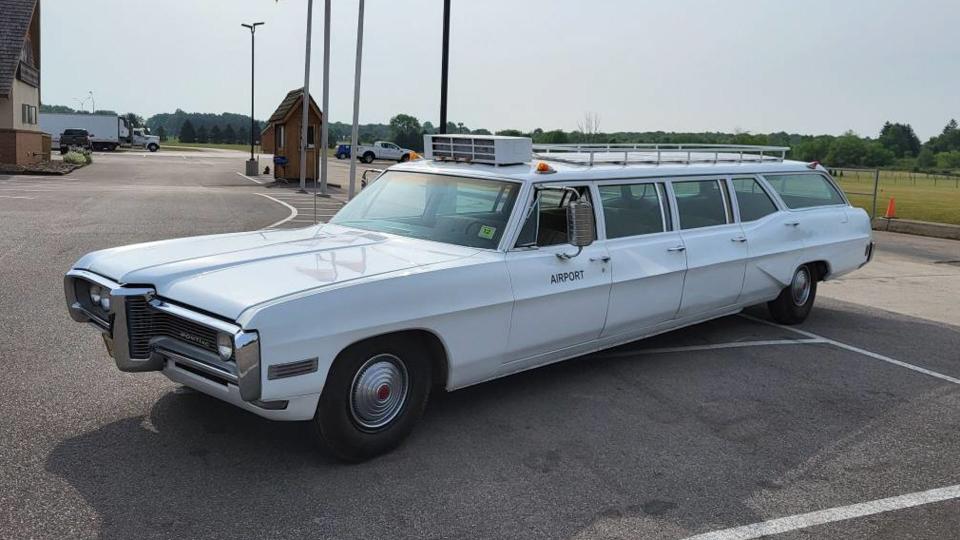 Eight-Door 1968 Pontiac Catalina Limo Is 24 Feet Long and for Sale photo