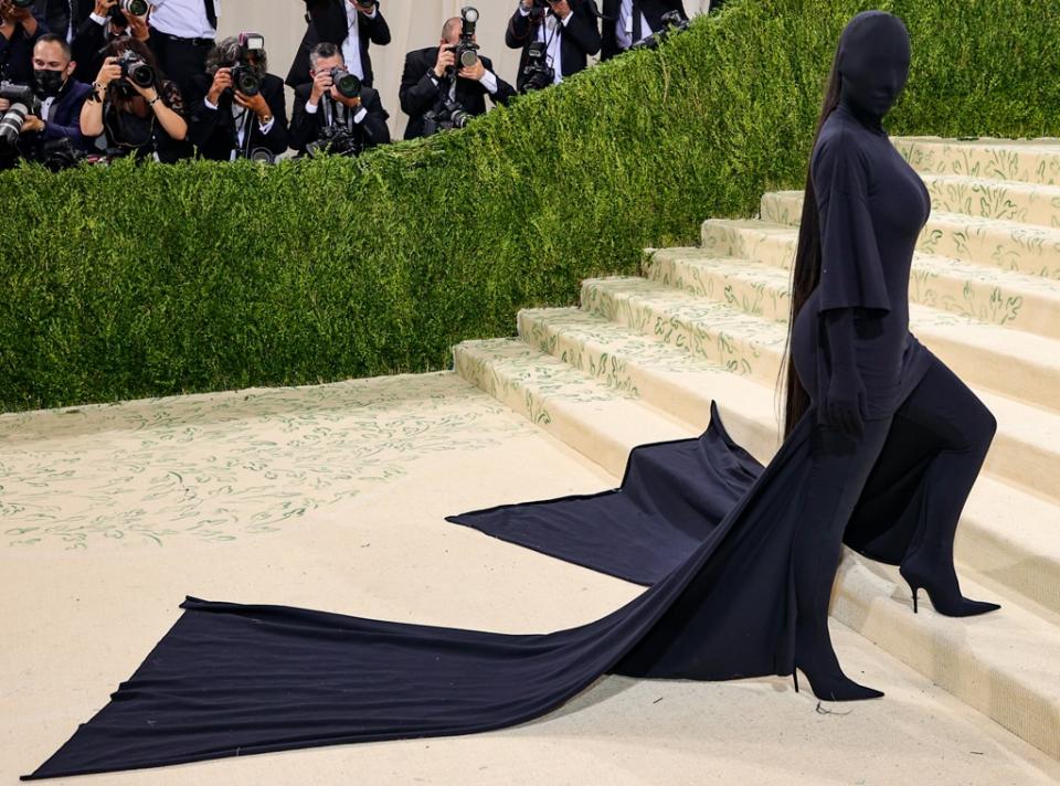 Kim Kardashian Arriving (Literally) Unrecognizable