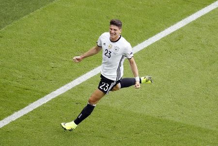 Football Soccer - Northern Ireland v Germany - EURO 2016 - Group C - Parc des Princes, Paris, France - 21/6/16 Germany's Mario Gomez celebrates after scoring their first goal REUTERS/Charles Platiau Livepic
