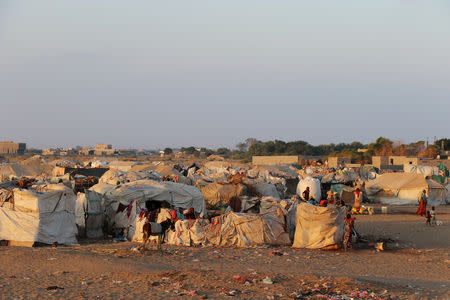 A view of huts sheltering displaced people from the Red Sea port city of Hodeidah near Aden, Yemen November 12, 2018. Pictures taken November 12, 2018. REUTERS/Fawaz Salman